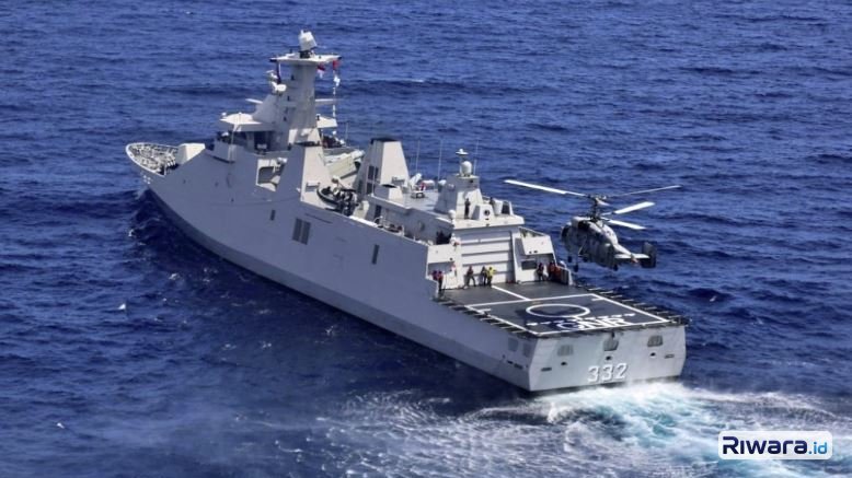 Kapal perang KRI I Gusti Ngurah Rai 332